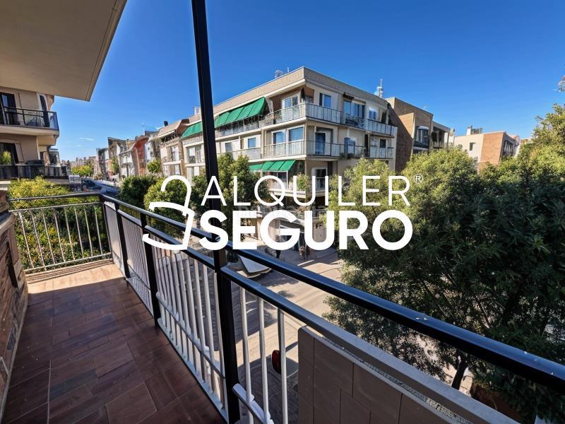 Foto 513cd302-e27a-48e7-a213-eb9d487aeddf. Rent flat with heating pool in Entrevías Madrid