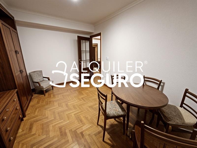 Foto 8cd02559-9a98-4dbb-8952-e1848dea7c23. Rent flat with heating pool in Entrevías Madrid