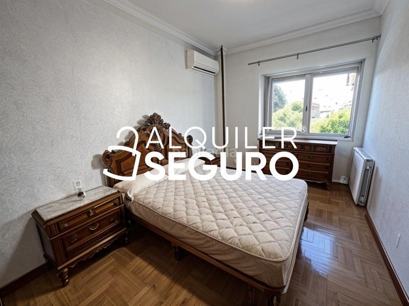 Foto a9c8b152-025e-4064-966a-5b8090fde649. Rent flat with heating pool in Entrevías Madrid