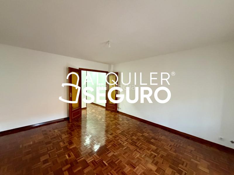 Foto 8418aee5-2254-4304-a5d5-f62c258f06cb. Rent flat with heating in Centro Getafe