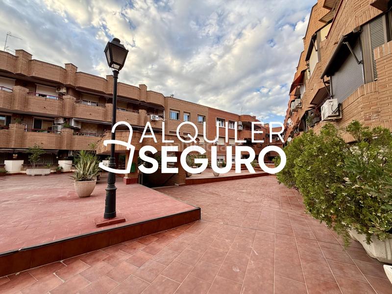 Foto 9bc99e7a-adce-403d-bc06-64c1253a487f. Rent flat with heating in Centro Getafe