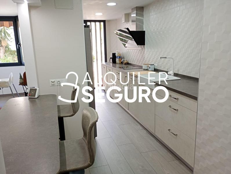 Foto 9fb4ecd2-00a4-46e6-a6e7-8143a5666926. Miete etagenwohnung mit parking in Conde de Ureña Málaga