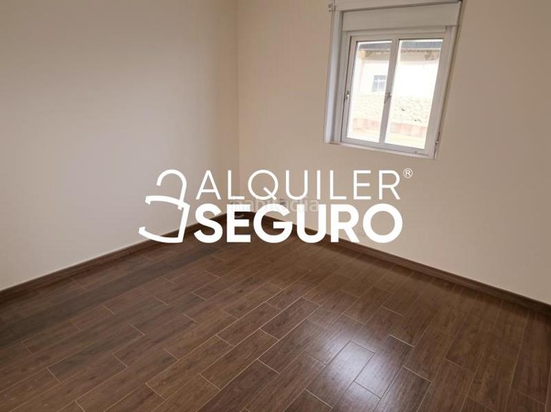 Foto 9e6fa7b1-55f2-4776-b4a3-44f7bda757bd. Alquiler piso  c virgen de montserrat en Centro - Doña Mercedes Dos Hermanas