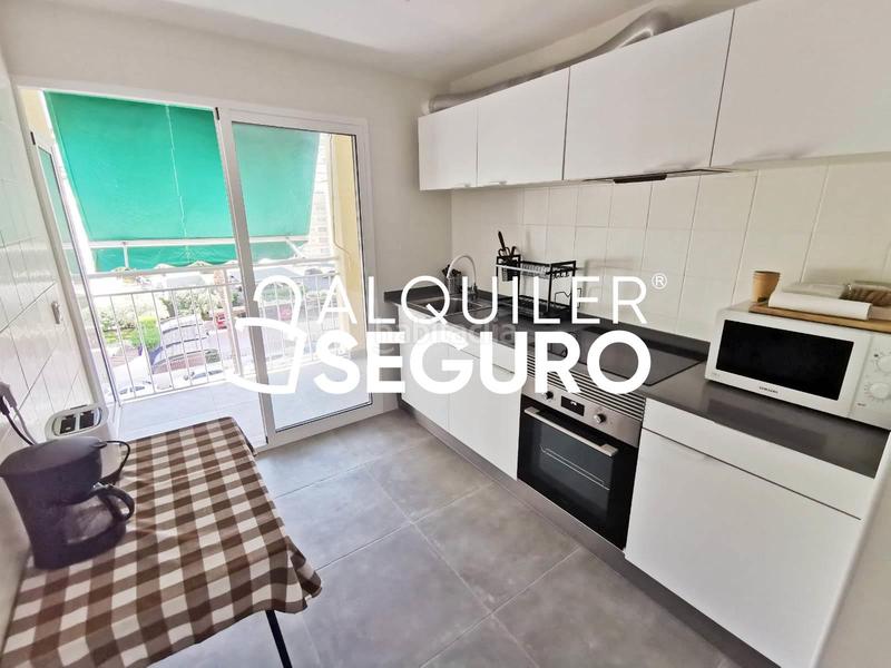 Foto 6cefe856-e91f-46d9-b8ce-ff0112a34275. Alquiler piso  av. de almeria en Playa Levante Benidorm