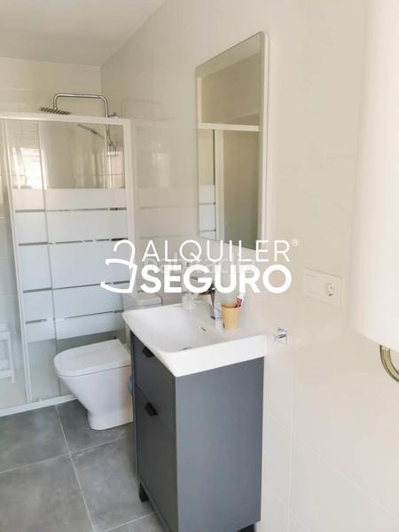 Foto 88ef397b-cab5-47c8-9ec6-1bebf64bd630. Alquiler piso  av. de almeria en Playa Levante Benidorm