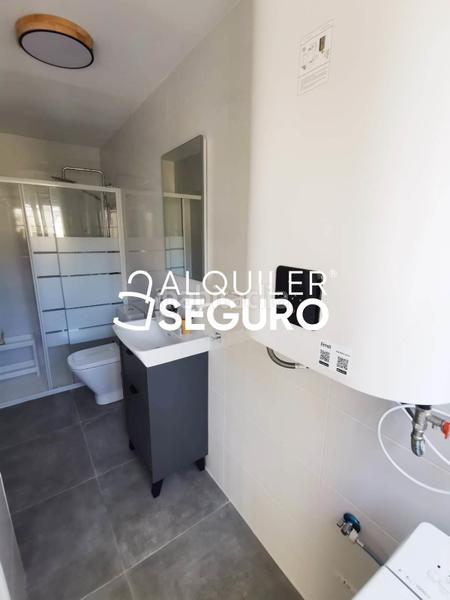 Foto 29b2ebf7-432b-4f0c-8c6f-9903679d1e45. Rent flat with heating parking in Playa Levante Benidorm