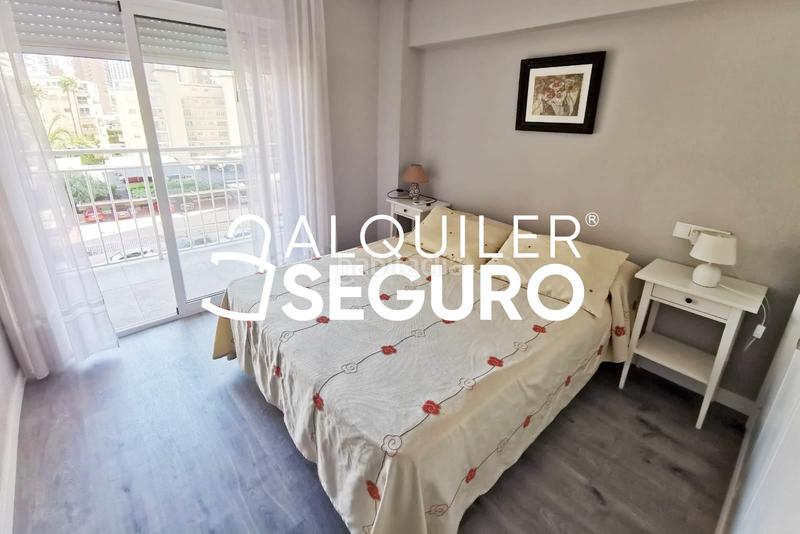 Foto 35c1c8bc-6b3d-4d7a-a0e0-fd7d50fdf9ba. Rent flat with heating parking in Playa Levante Benidorm