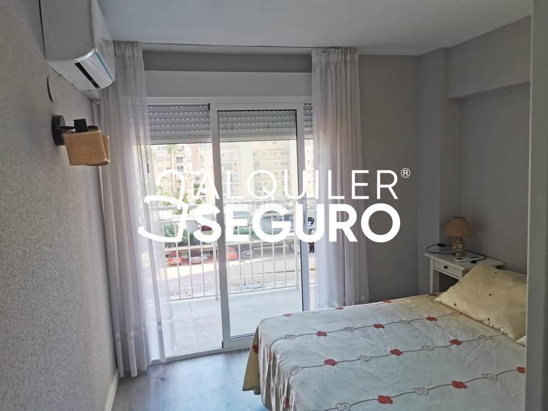 Foto 8536cc81-ebe2-4912-bb49-355c496de697. Rent flat with heating parking in Playa Levante Benidorm