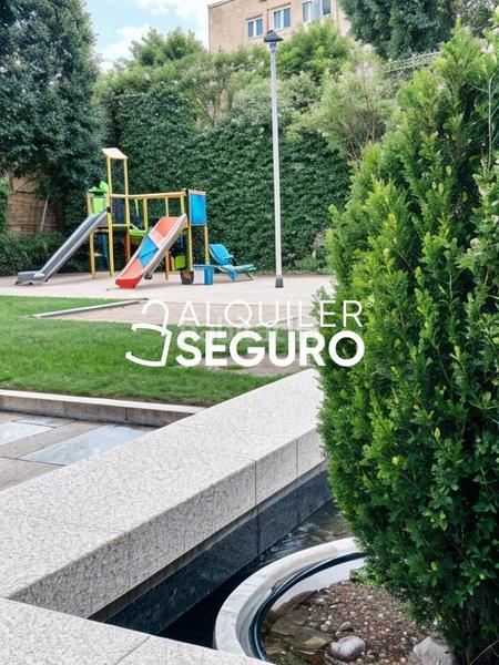 Foto fca85ac1-e85a-44ee-bb91-3824f2edd354. Affitto appartamento con riscaldamento parcheggio piscina in Madrid