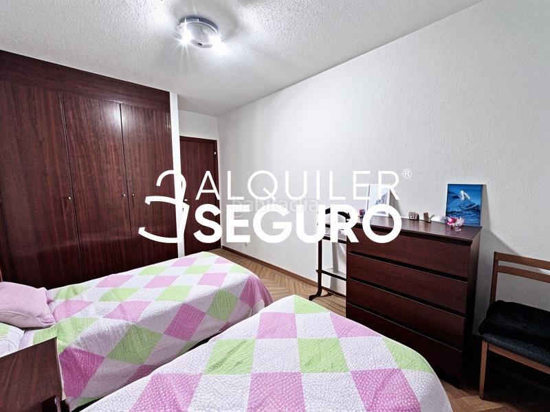 Foto 4263ad07-4596-49c7-95b6-01e730ea05be. Rent flat with heating parking pool in Montecarmelo Madrid