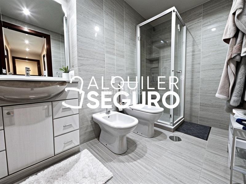 Foto 5bd96013-4e41-40de-95c2-af58c849782d. Rent flat with heating parking pool in Montecarmelo Madrid