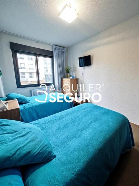 Foto b7e7b4fb-f3fd-4fa8-bc66-1019168747ac. Rent flat with heating parking pool in Montecarmelo Madrid