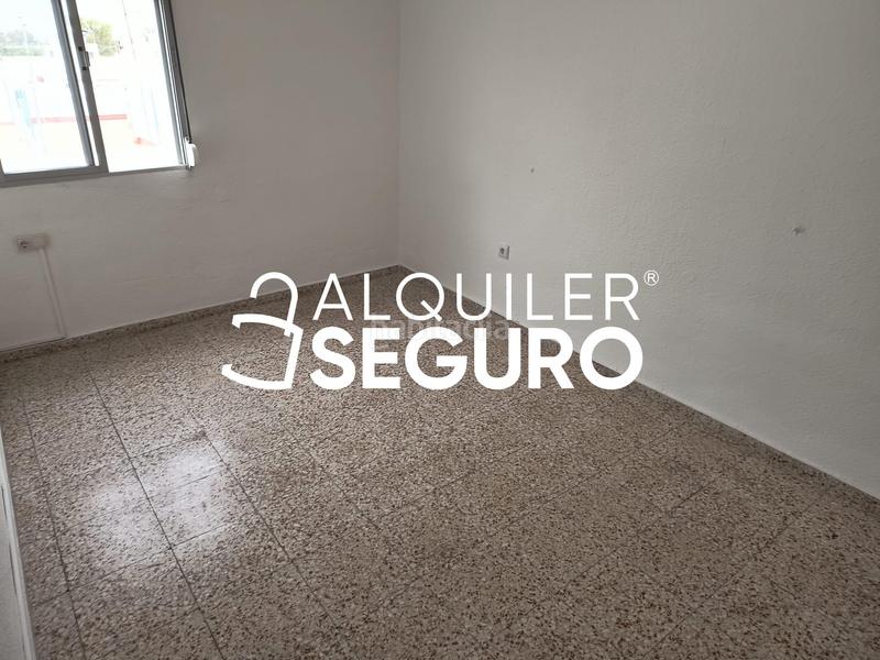 Foto 7b2a46f2-267c-4ecc-a1ae-508f1187322c. Alquiler piso  av. de Bellavista en Bellavista Sevilla
