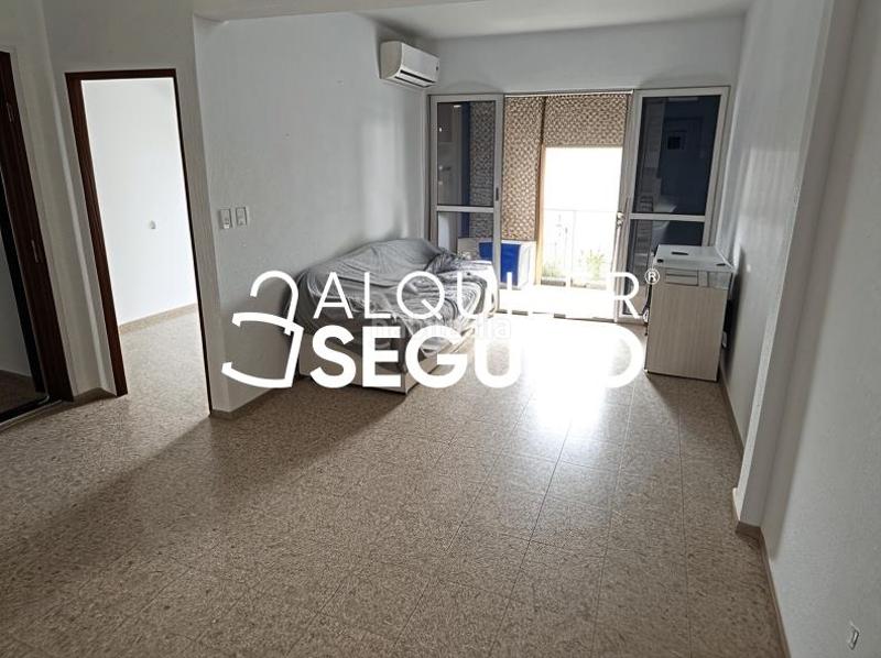 Foto 8025f7e7-4079-40eb-af03-5a38b12f4f18. Alquiler piso  av. de Bellavista en Bellavista Sevilla