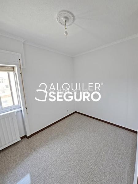 Foto 5b2fb970-f592-4643-96cd-73886219d6e7. Affitto appartamento con riscaldamento in Reyes Católicos Alcalá de Henares