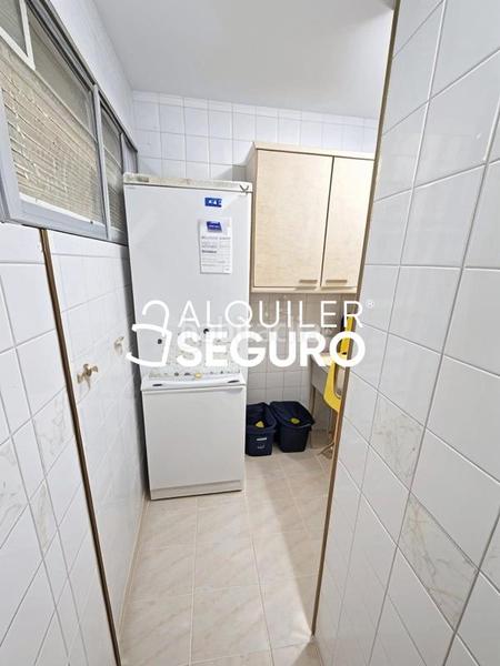 Foto 9d803cc5-f35f-4889-bf43-b8759fd0e66e. Lloguer pis amb calefacció a Reyes Católicos Alcalá de Henares