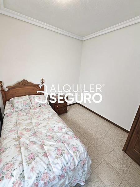 Foto a826169e-b8b9-46aa-811b-653caae8a0f8. Rent flat with heating in Reyes Católicos Alcalá de Henares