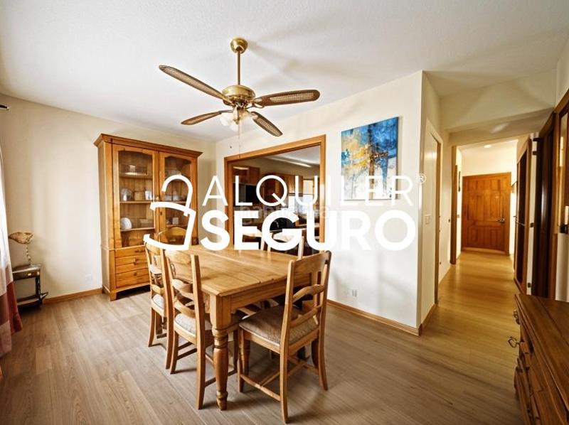 Foto 78f6c8c3-ff80-41a9-a82e-17f45dcb6388. Location chalet avec chauffage dans Avenida Europa Pozuelo de Alarcón