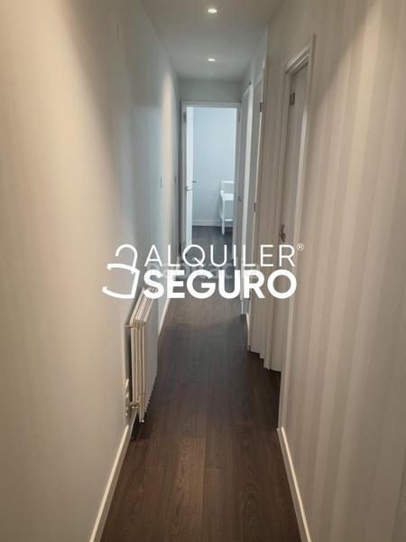 Foto 39bcf37c-deda-4b10-84ea-1a704369e19f. Rent flat with heating in Numancia Madrid
