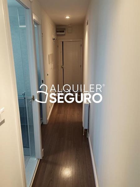 Foto 6c3c465c-9764-4e6c-a2dc-c41080d03ce4. Rent flat with heating in Numancia Madrid