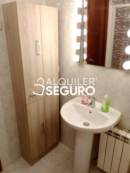 Foto df94ea30-f44a-4d05-b8ce-c3259c289586. Rent flat with heating in Ventas Madrid