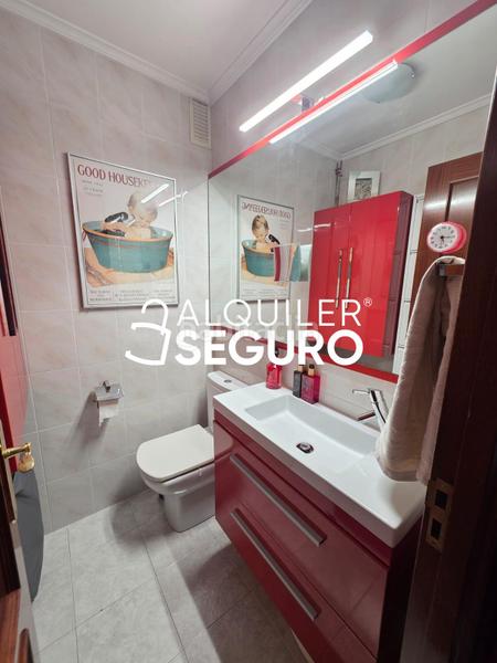 Foto e02534ac-dce6-41a2-876e-5c20a3231c9c. Rent flat with heating parking in Arteagabeitia - Retuerto - Kareaga Barakaldo