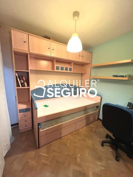 Foto a01fd241-3cbd-4f3f-b82a-76d4e310596b. Alquiler piso  c villajoyosa en Los Rosales Madrid