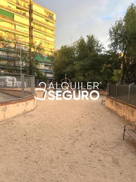 Foto 662dfd1a-2e2c-40c5-9d48-88e978f61dcb. Lloguer pis amb calefacció piscina a Los Rosales Madrid