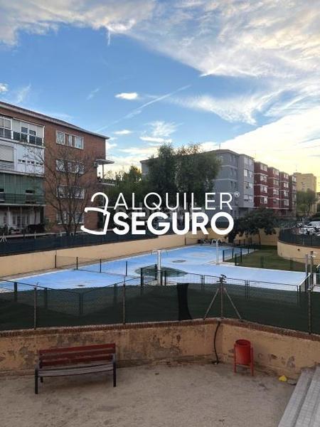 Foto dd314482-904e-47d0-86d0-1808a81be97c. Rent flat with heating pool in Los Rosales Madrid