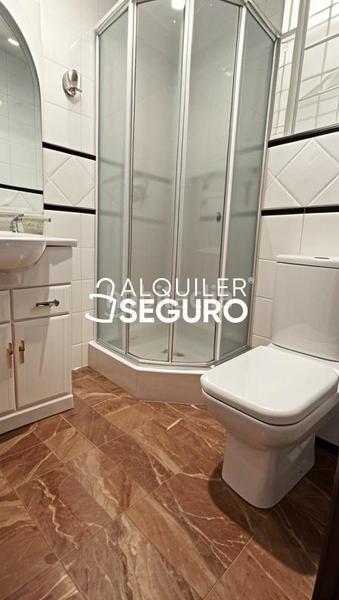 Foto 544875cc-34ba-4469-9d9f-758b750d7647. Rent flat in Los Remedios Sevilla