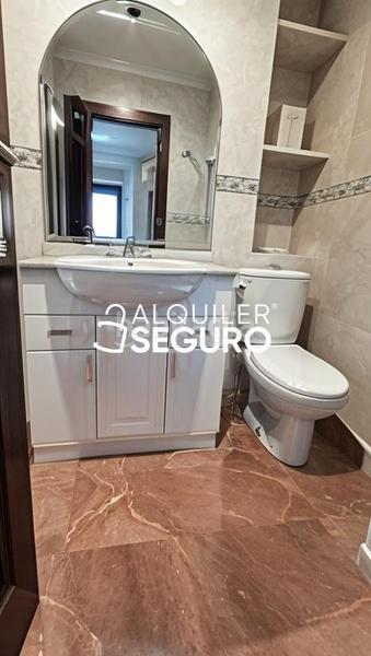 Foto 838817f5-ec3c-45e8-b15d-f9e4e0b89cdf. Rent flat in Los Remedios Sevilla