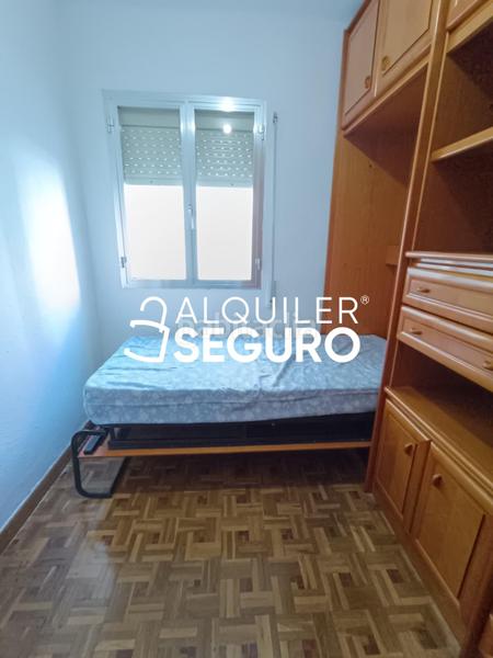 Foto 0fc44a72-5702-4b8f-80e9-ef16c31eb06b. Alquiler piso  pl. tarifa en Puerta Bonita Madrid