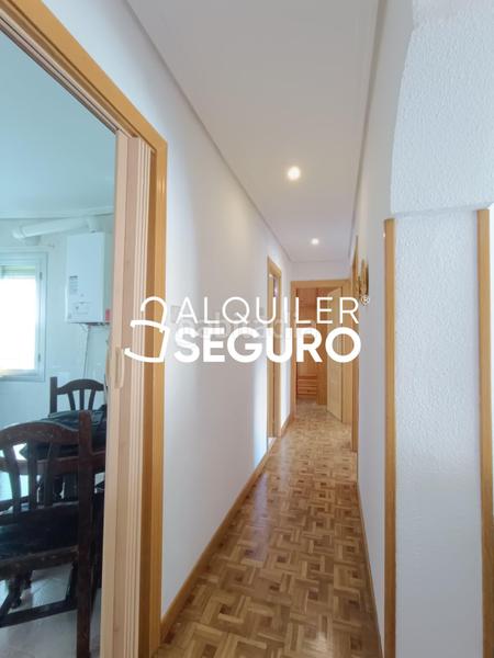 Foto c4c9681f-1d13-4aa3-903a-b731c4b452e6. Alquiler piso  pl. tarifa en Puerta Bonita Madrid