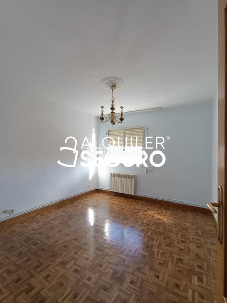 Foto f1d31004-718b-4bf7-bf04-4230eea9bb5d. Alquiler piso  pl. tarifa en Puerta Bonita Madrid