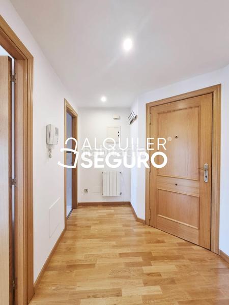 Foto 131c479e-26fc-465a-aa39-696de39f5e32. Lloguer pis amb calefacció aparcament piscina a Villalba Estación Collado Villalba