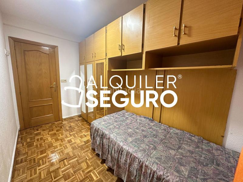 Foto 86638c0d-896f-4e17-a82d-7578f032e035. Alquiler piso  c virgen de lluc en Quintana Madrid