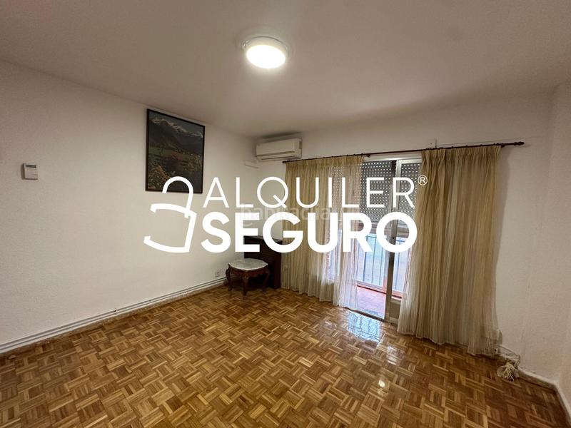 Foto 8fd0b977-025a-466e-9d7d-d9ae4103e587. Alquiler piso  c virgen de lluc en Quintana Madrid
