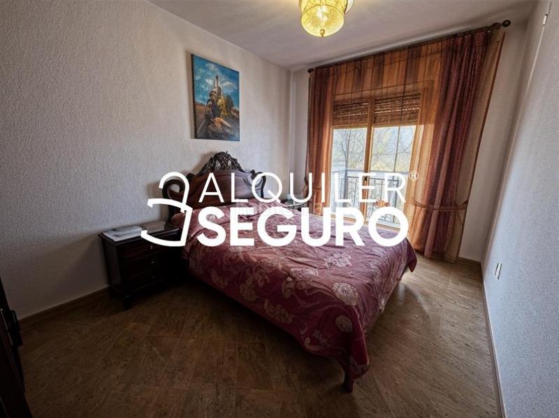 Foto 79851e4b-4a0a-407a-96ee-427390428e21. Alquiler piso  c hermanos del moral en Opañel Madrid