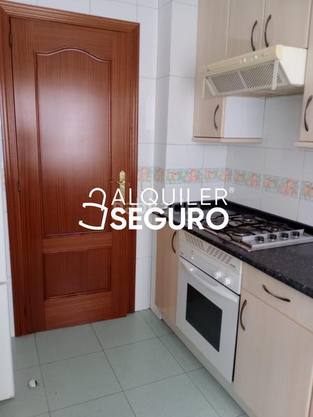 Foto b3c05084-bfcd-4bfe-ae19-1e1c5f557f54. Rent flat with heating in Ventas Madrid