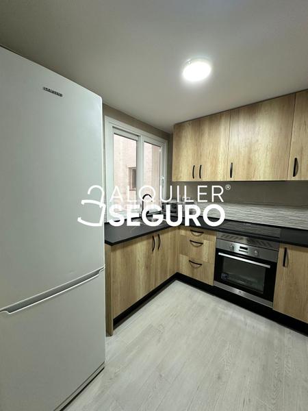 Foto 5a37b3fd-d899-460c-863f-19d3a1980674. Lloguer pis amb calefacció a Rejas Madrid