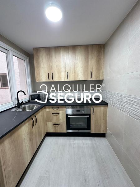 Foto 9fd3539d-b6c5-466d-b3e4-f9798bf90dd8. Miete etagenwohnung mit heizung in Rejas Madrid
