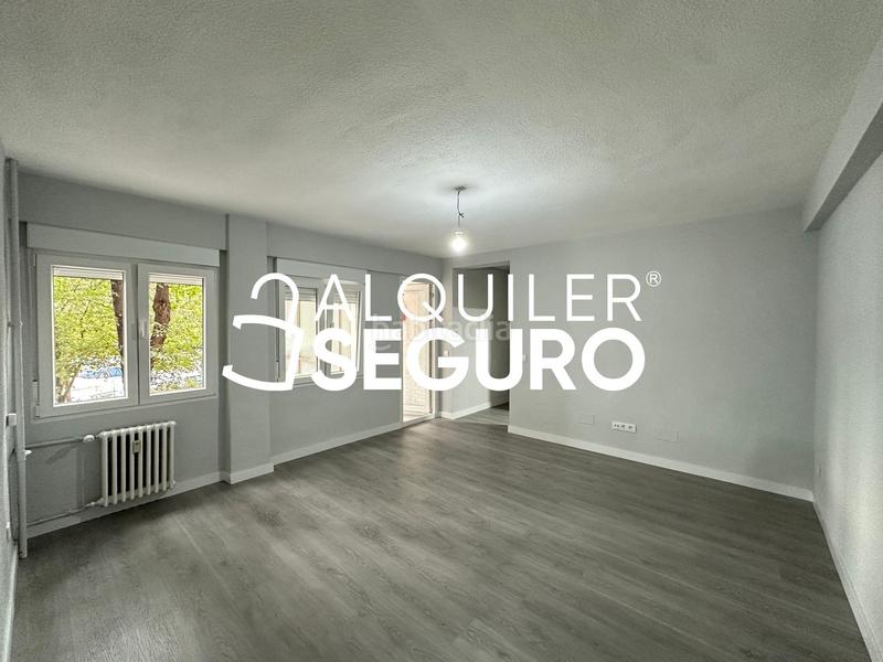 Foto 0fb28395-908b-455e-990c-a9cccff37951. Rent flat with heating in Rejas Madrid
