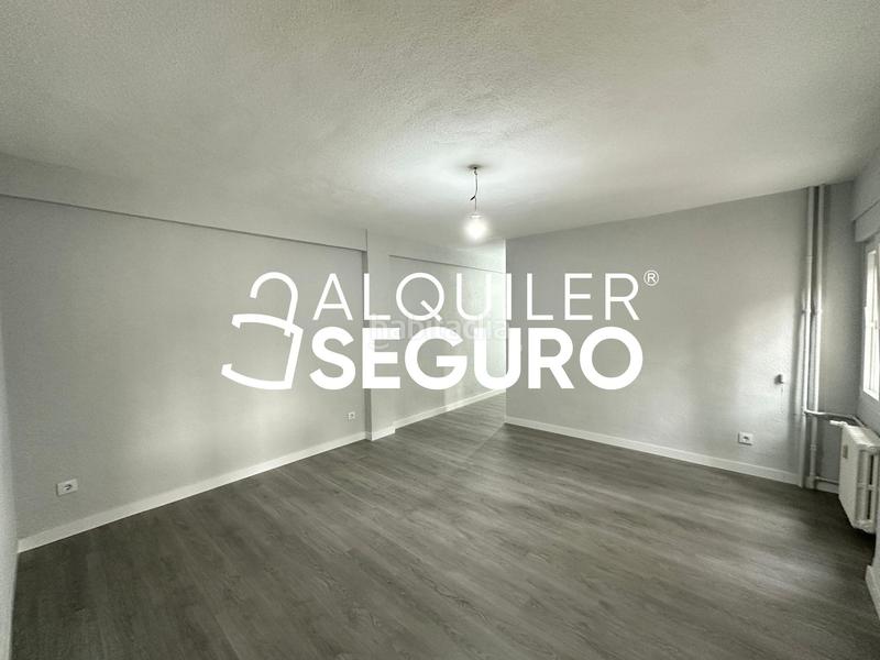 Foto 47dd288a-e406-4b3a-9207-0eb0df70b837. Rent flat with heating in Rejas Madrid