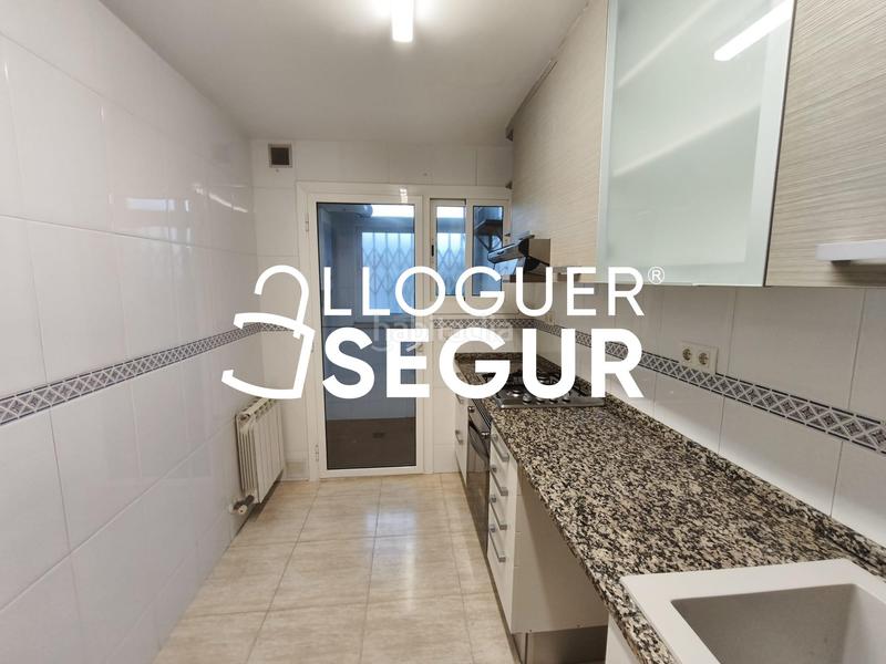 Foto 0a639c99-dace-4fce-8642-e9659a99085b. Alquiler piso  c montserrat roig i fransit argentona en Vic