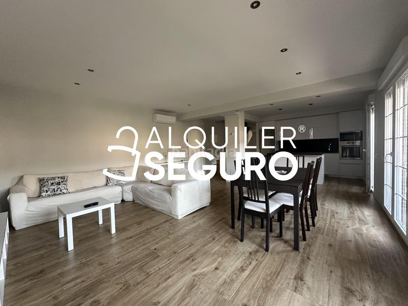 Foto 0b6c7df6-3951-408c-8550-460bddbd9584. Location attique avec chauffage parking piscine dans Villanueva del Pardillo