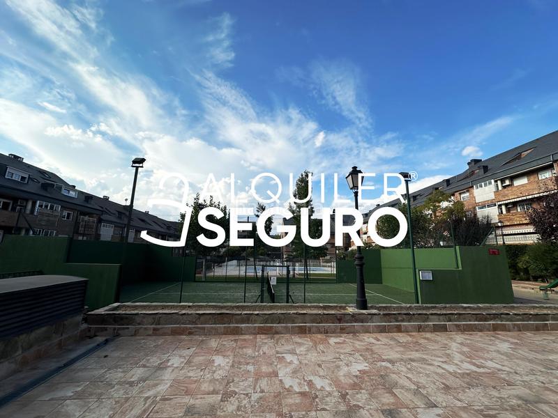 Foto a1a287da-808e-42cf-89cf-898ec8a1e576. Location attique avec chauffage parking piscine dans Villanueva del Pardillo