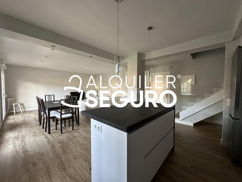 Foto 1fa23123-06b7-428c-a012-a5175d9444d6. Rent penthouse with heating parking pool in Centro Villanueva del Pardillo