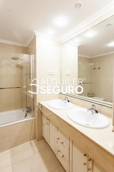 Foto f98aad49-a447-4d81-8c1f-efd1e2793d6e. Affitto appartamento con riscaldamento in Ríos Rosas-Nuevos Ministerios Madrid