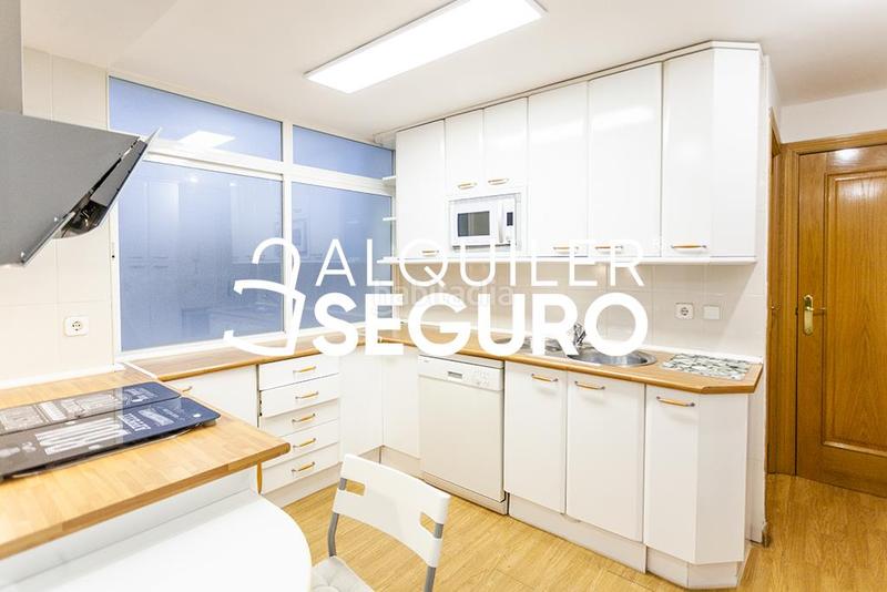 Foto f1969de4-d02e-44db-a9cf-0a04e01e82c7. Rent flat with heating in Ríos Rosas-Nuevos Ministerios Madrid