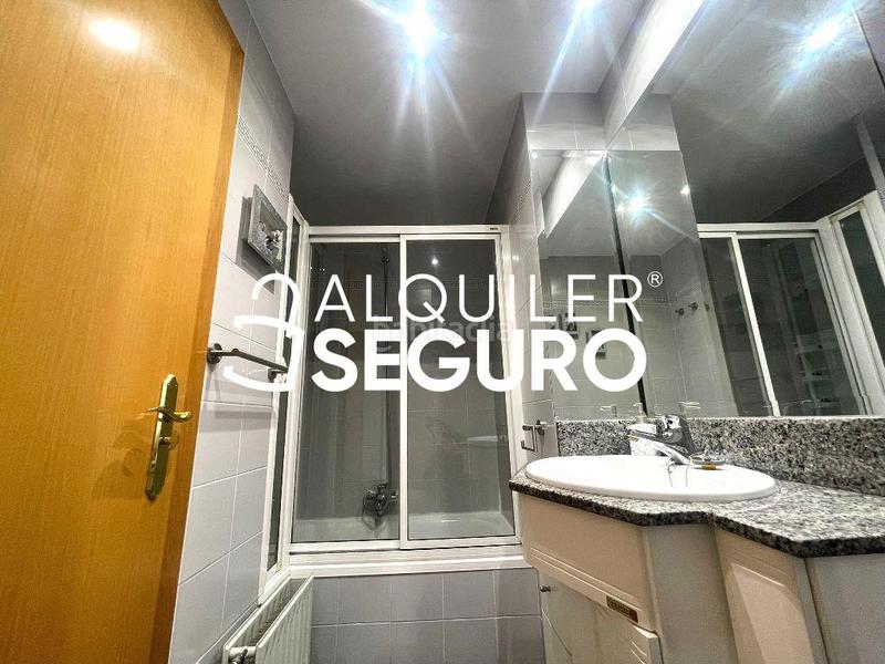 Foto 4f9a66cc-2192-49d9-ac82-1f2eb70c38a0. Alquiler piso  c virgen de la vega en Ventas Madrid